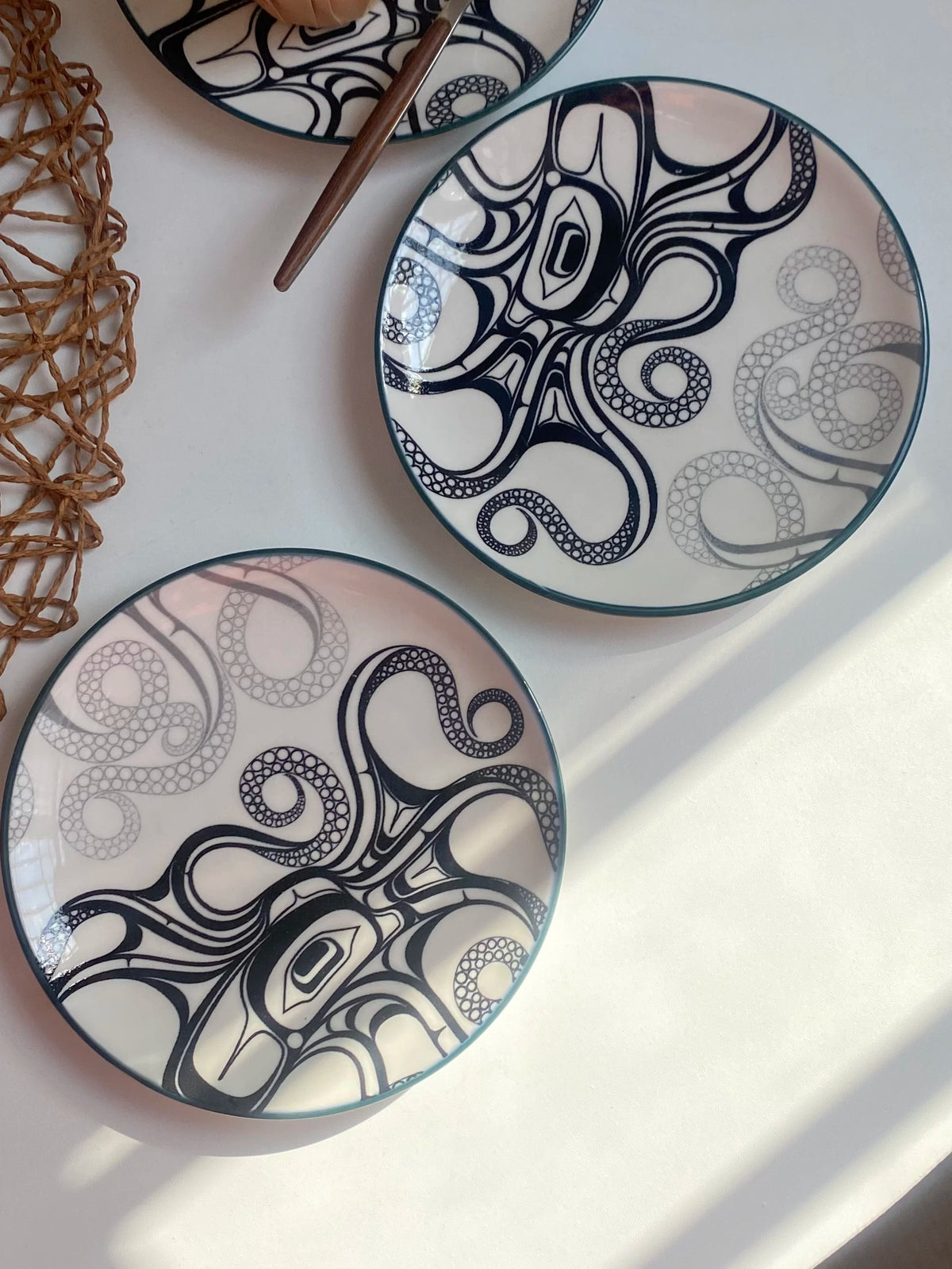 Octopus Rim Green Small Dish - detail 2