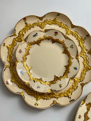 Ceramic Fruit Platter 12 Inch, Scalloped Rim Footed, 31 x 12.5 cm Serving Tray - detail 2