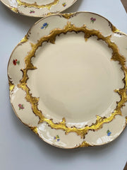 Ceramic Fruit Platter 12 Inch, Scalloped Rim Footed, 31 x 12.5 cm Serving Tray - detail 3