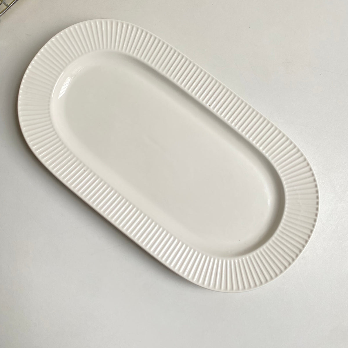 White Oval Platter 14 Inch, 35.5 x 19.5 x 2.5 cm Serving Dish - detail 2