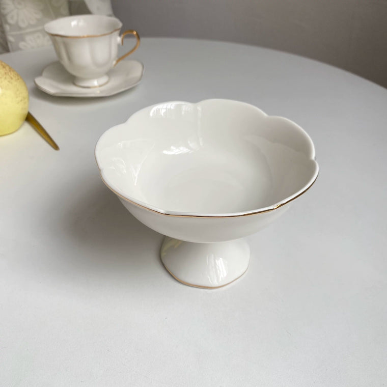 Gold-Rimmed Footed Fruit Bowl, Small White Ceramic, 13.8 x 9.5 cm - detail 1
