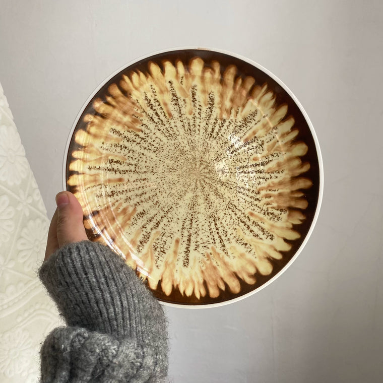 Flowing Sand Brown 8 Inch Plate, 20.3 x 2 cm, Underglaze Decorative Dinnerware - detail 1