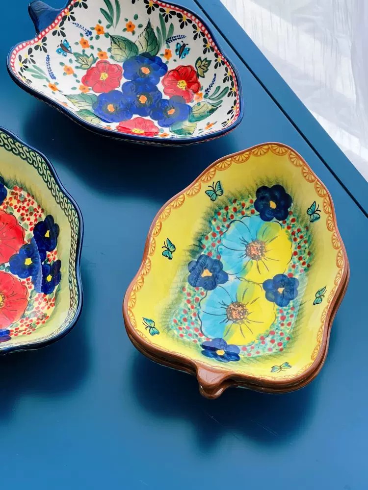 Underglaze Porcelain Leaf-Shaped Small Deep Dish - detail 1
