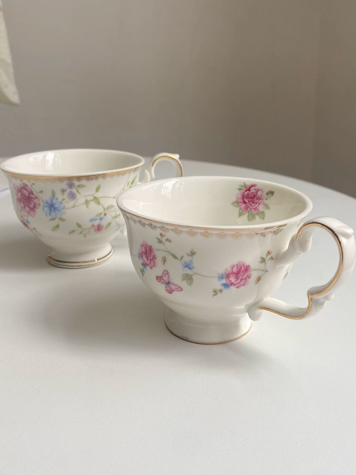 Ceramic Cup Red Blue Floral Vine 250 ml, Gold Painted Detailing - detail 3