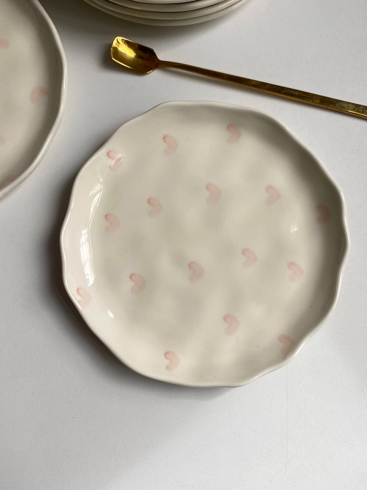 Pink Heart Ceramic Small Dish, 15 x 1.5 cm, Underglaze Decoration - detail 2