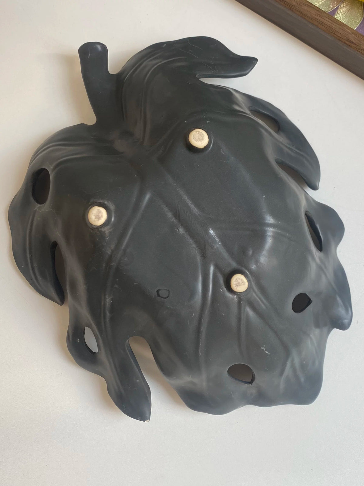 Black Leaf Ceramic Bowl, 29 x 22 x 8.5 cm, Decorative Serving Bowl - detail 3