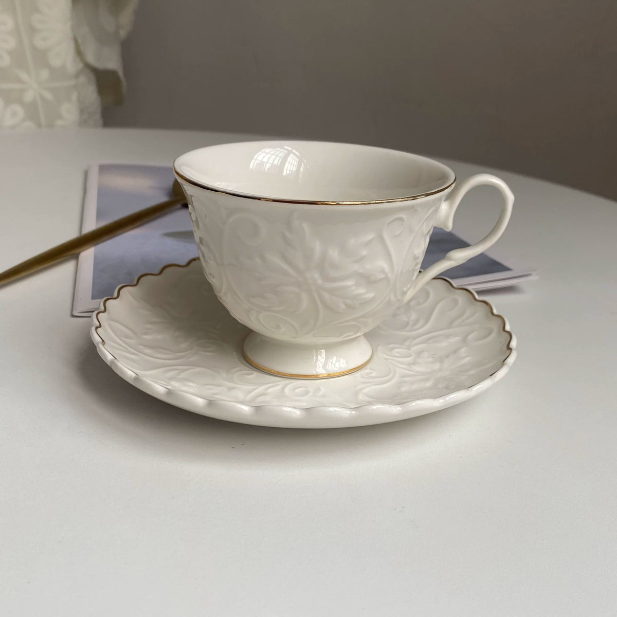 Raspberry Relief Gold Detail Cup and Saucer Set, 2 Cups 2 Saucers with Stand - detail 1