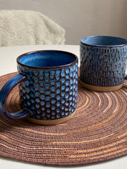 Blue Kiln-Glaze Raindrop Ceramic Cup, 500 ml, Relief Detailing - detail 3