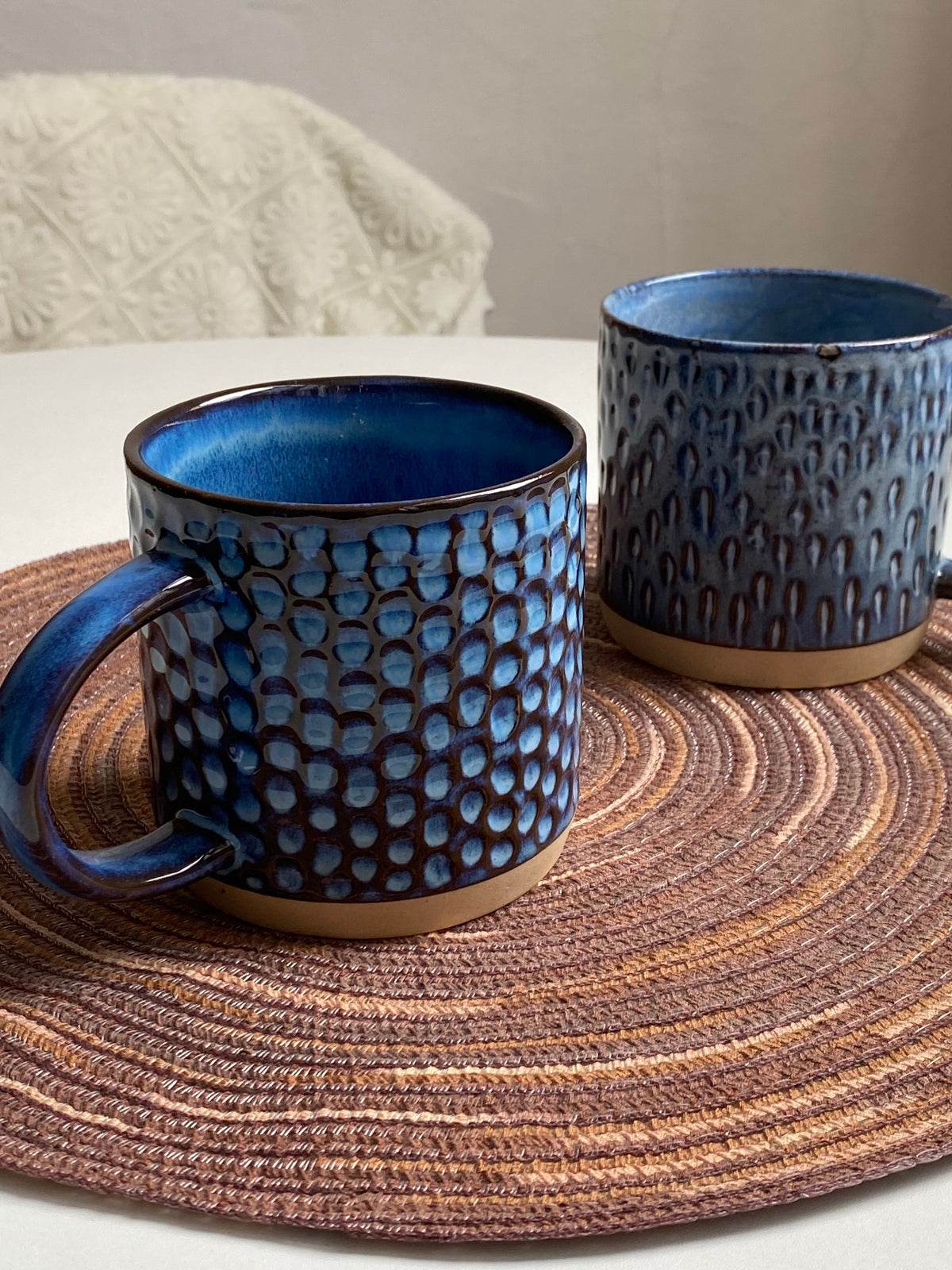 Blue Kiln-Glaze Raindrop Ceramic Cup, 500 ml, Relief Detailing - detail 3
