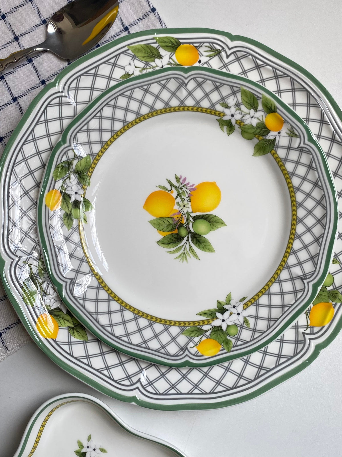 Checkered Lemon 8 Inch Ceramic Plate, Decorative Dinnerware - detail 3