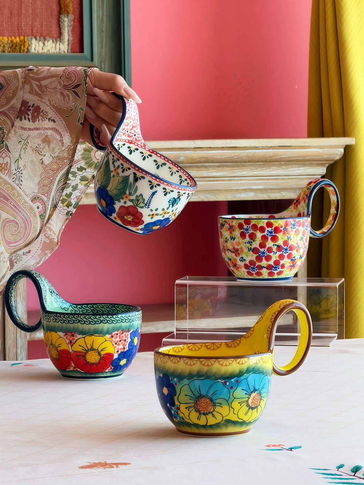 Curved-Handle Ceramic Mug with Spoon - detail 2