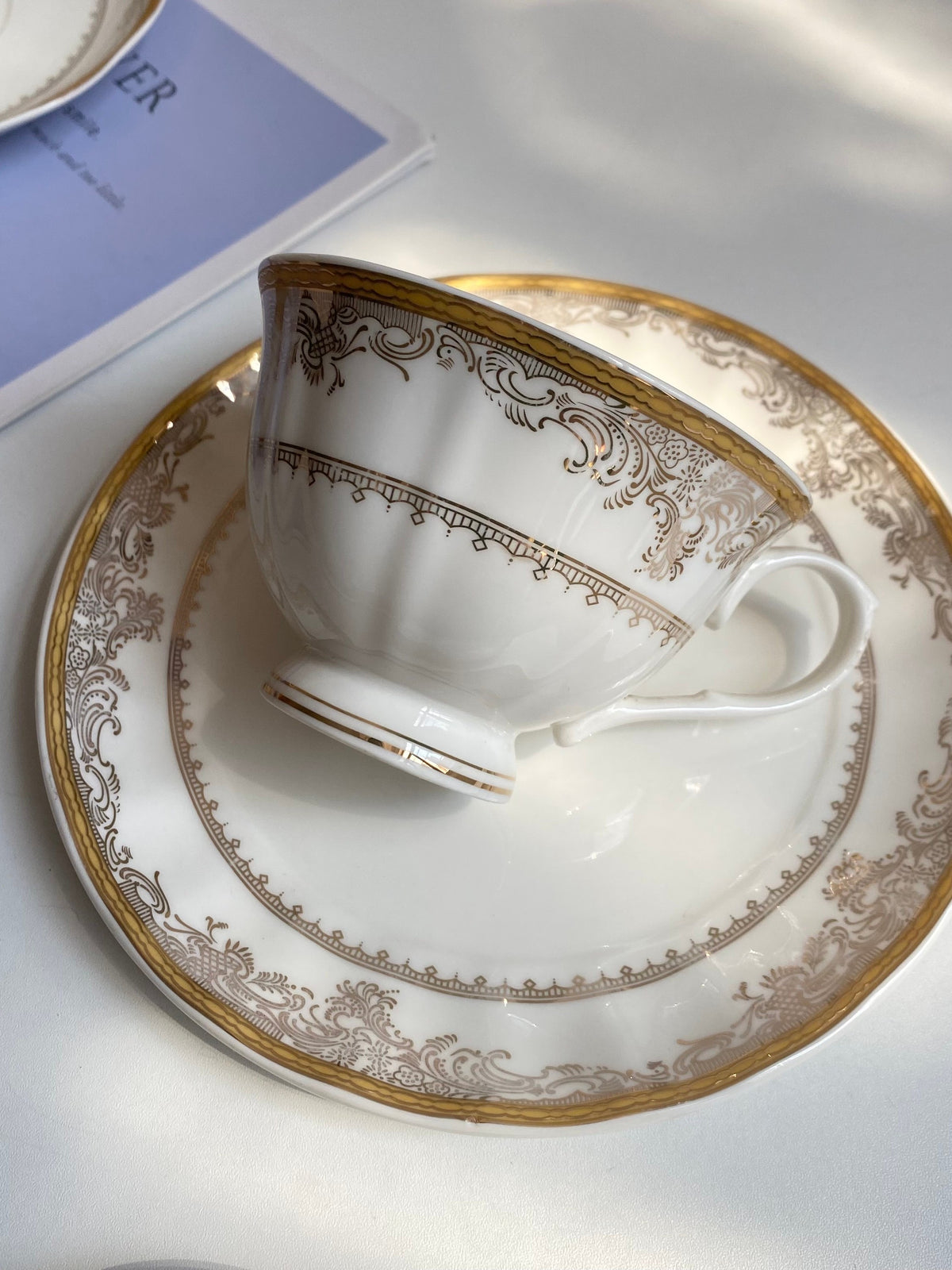 Court-Style Gold Pattern Ceramic Plate, 7 Inch Decorative Dinnerware - detail 3
