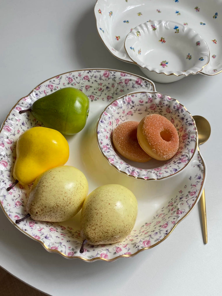 Small Camellia Divided Platter, 32 x 5.5 cm, Ceramic Serving Tray - detail 1