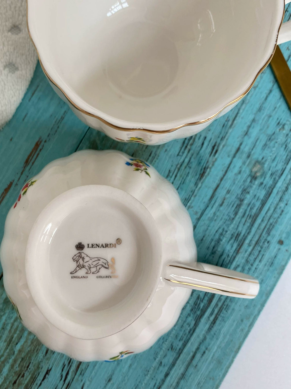Gold-Detailed Small Flowers Ceramic Cup, 200 ml - detail 3