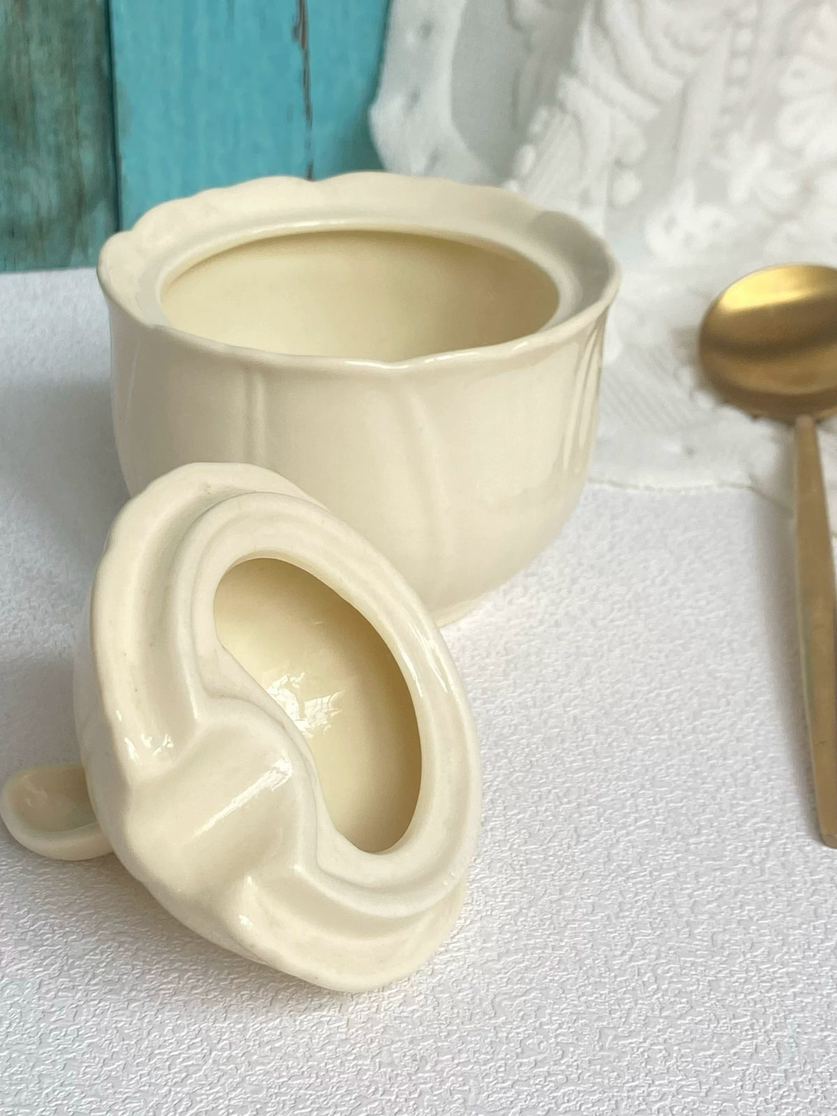 Cream Ceramic Seasoning Jar, Spice Container with Lid, Kitchen Storage - detail 3