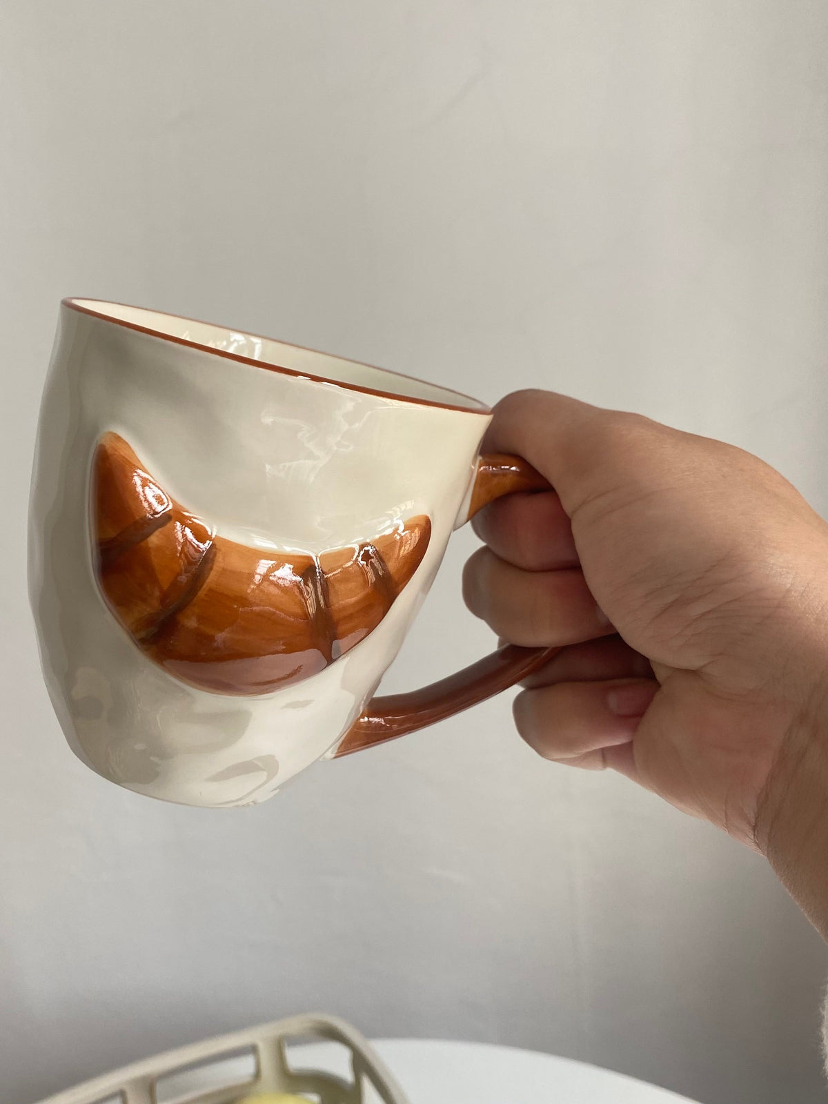 Red-Handle Croissant Ceramic Cup, 350 ml, Underglaze Relief Detailing - detail 3