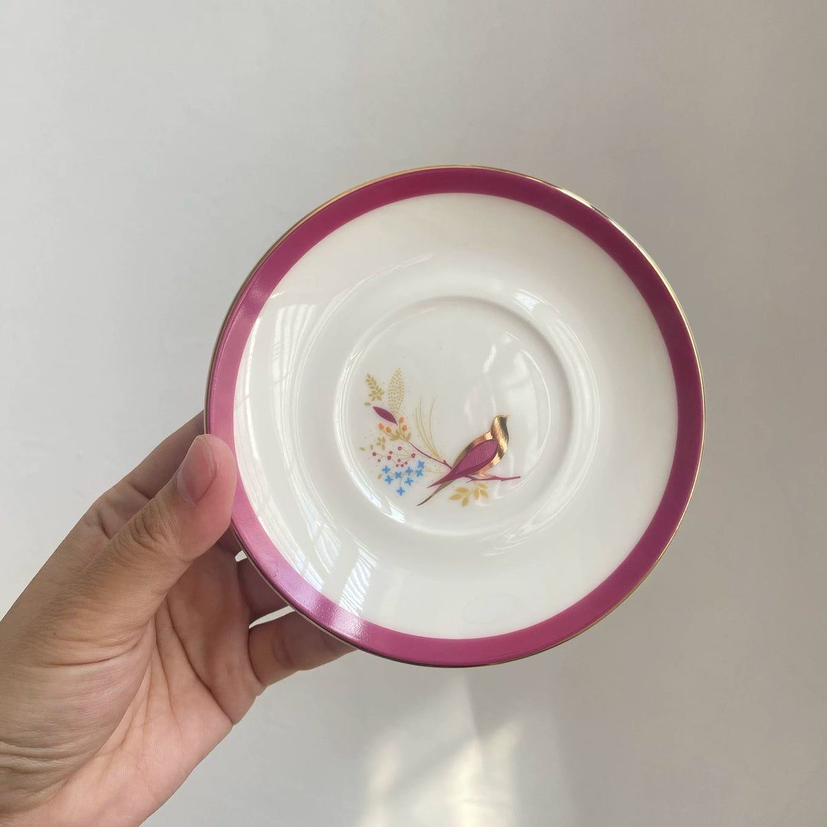 Red Porcelain Small Dish, Gold Painted Detail - detail 1
