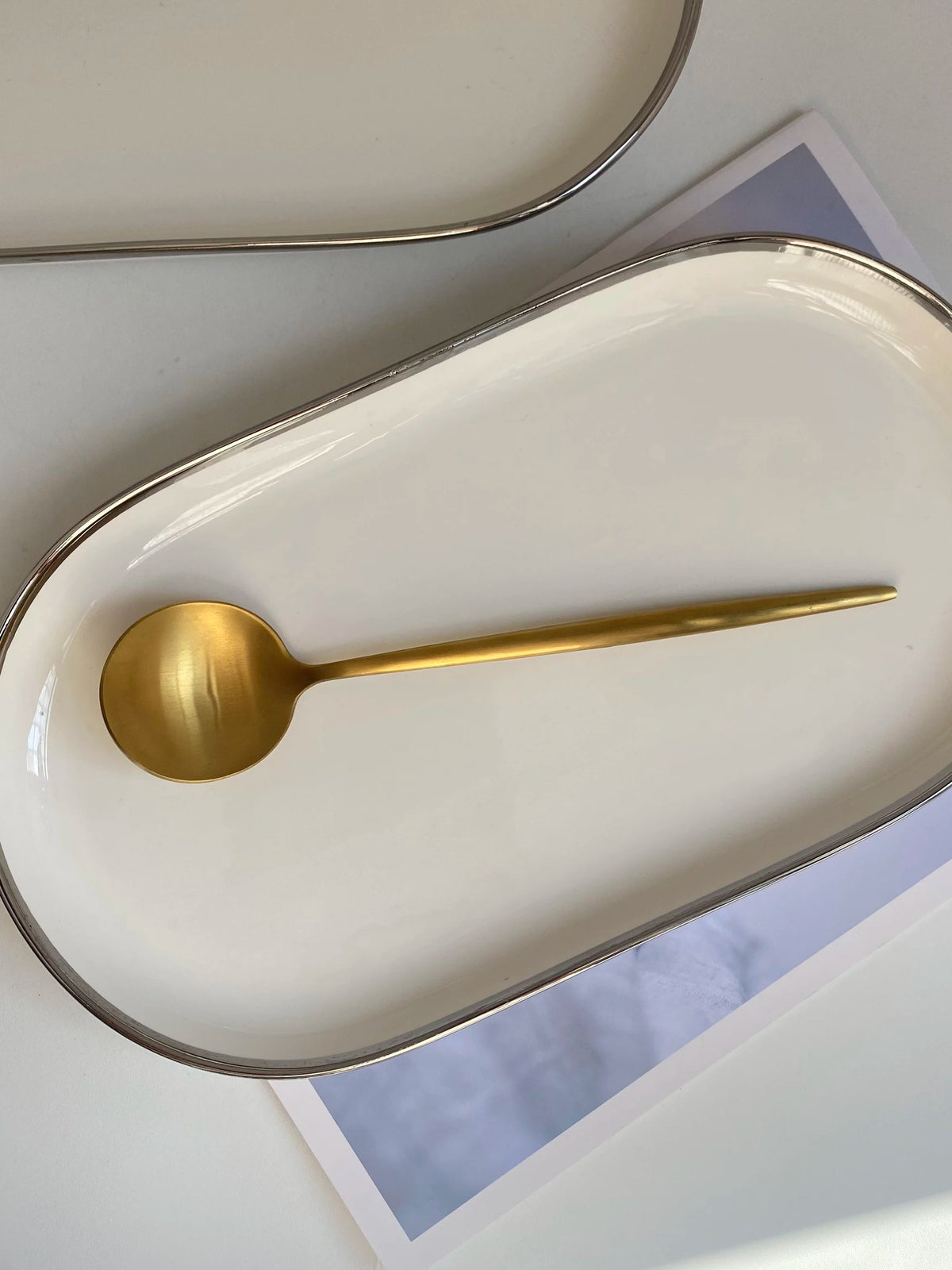 Ceramic Oval Platter, 11.75 in, Silver Rim, 30 x 16.5 x 2.5 cm Serving Dish - detail 2
