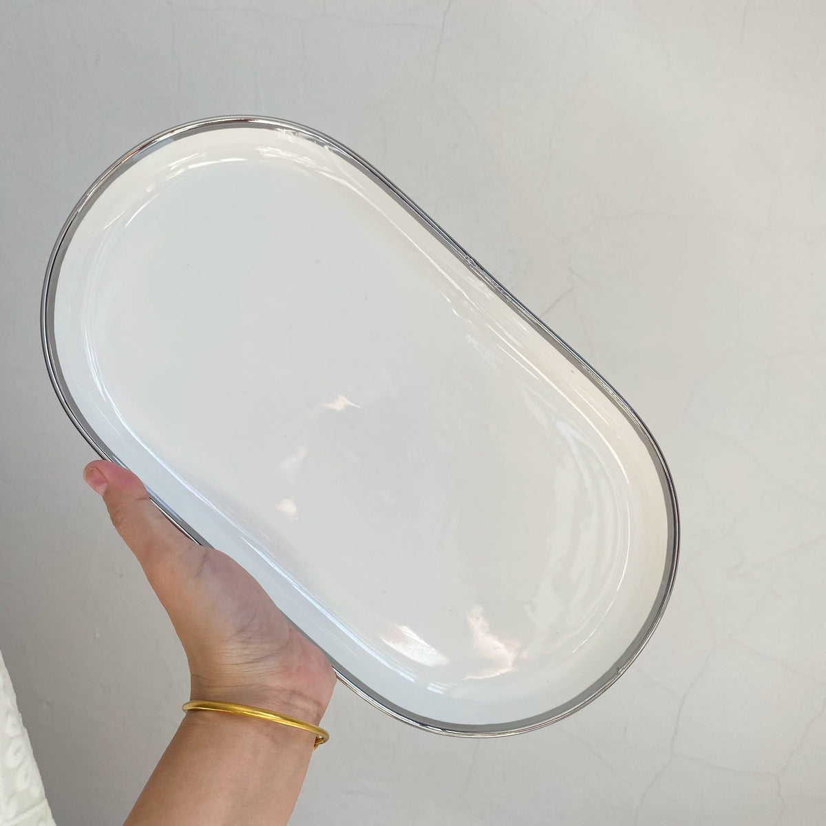 Ceramic Oval Platter, 11.75 in, Silver Rim, 30 x 16.5 x 2.5 cm Serving Dish - detail 1