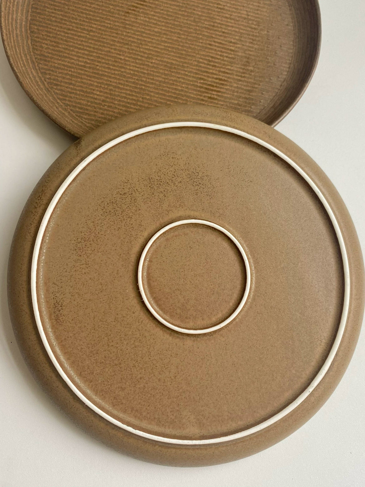Embossed Stone Texture Ceramic Plate, 21 x 2.2 cm, Relief Detailing, Underglaze Decoration - detail 2