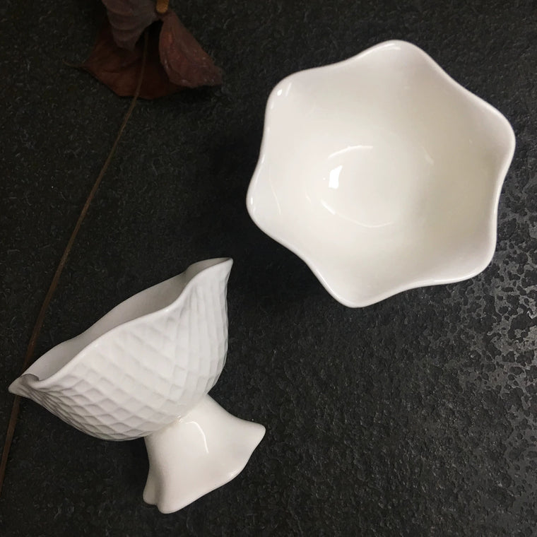 White Pedestal Ice-Cream Cup, Ceramic Dessert Bowl with Relief Detailing - detail 1