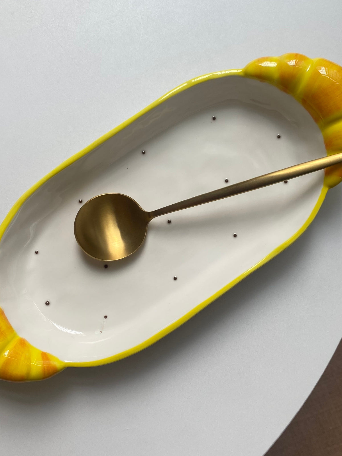 Oval Platter 31.5 x 13.5 x 4.5 cm, Croissant Design, Serving Tray - detail 3