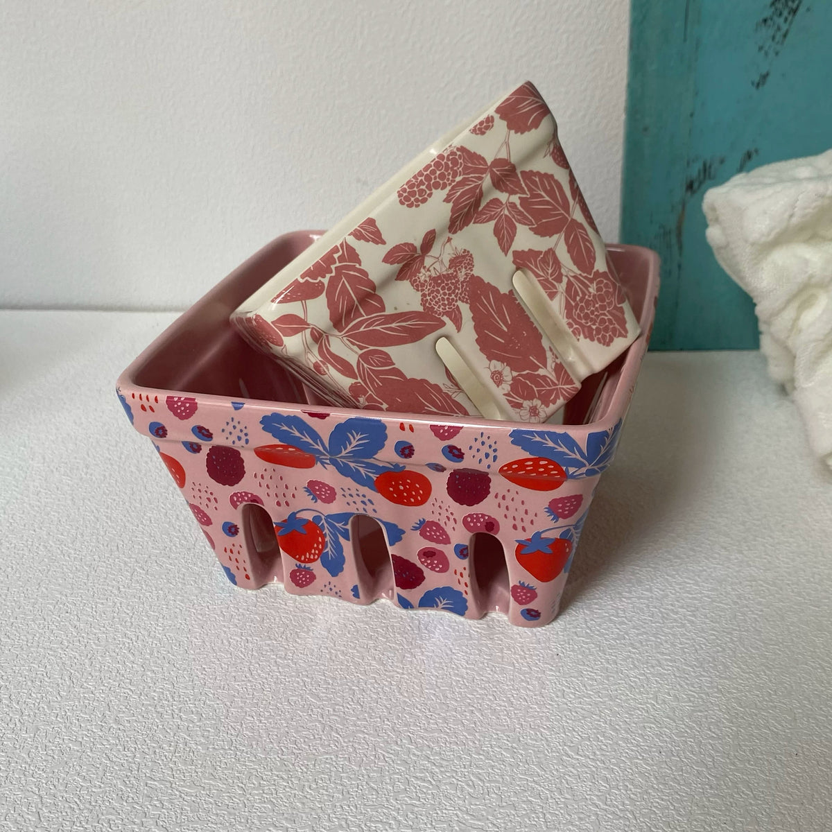 Ceramic Fruit Bowl, Large 14.5cm, Decorative Serving Dish - detail 2