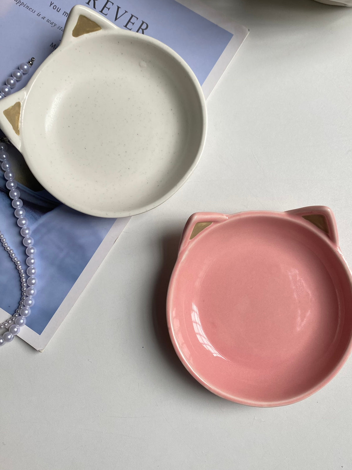 Cat Ear White Small Dish 13 x 4 cm, Underglaze Decorative Plate - detail 2