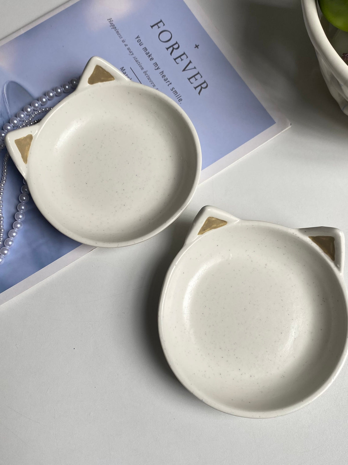 Cat Ear White Small Dish 13 x 4 cm, Underglaze Decorative Plate - detail 3