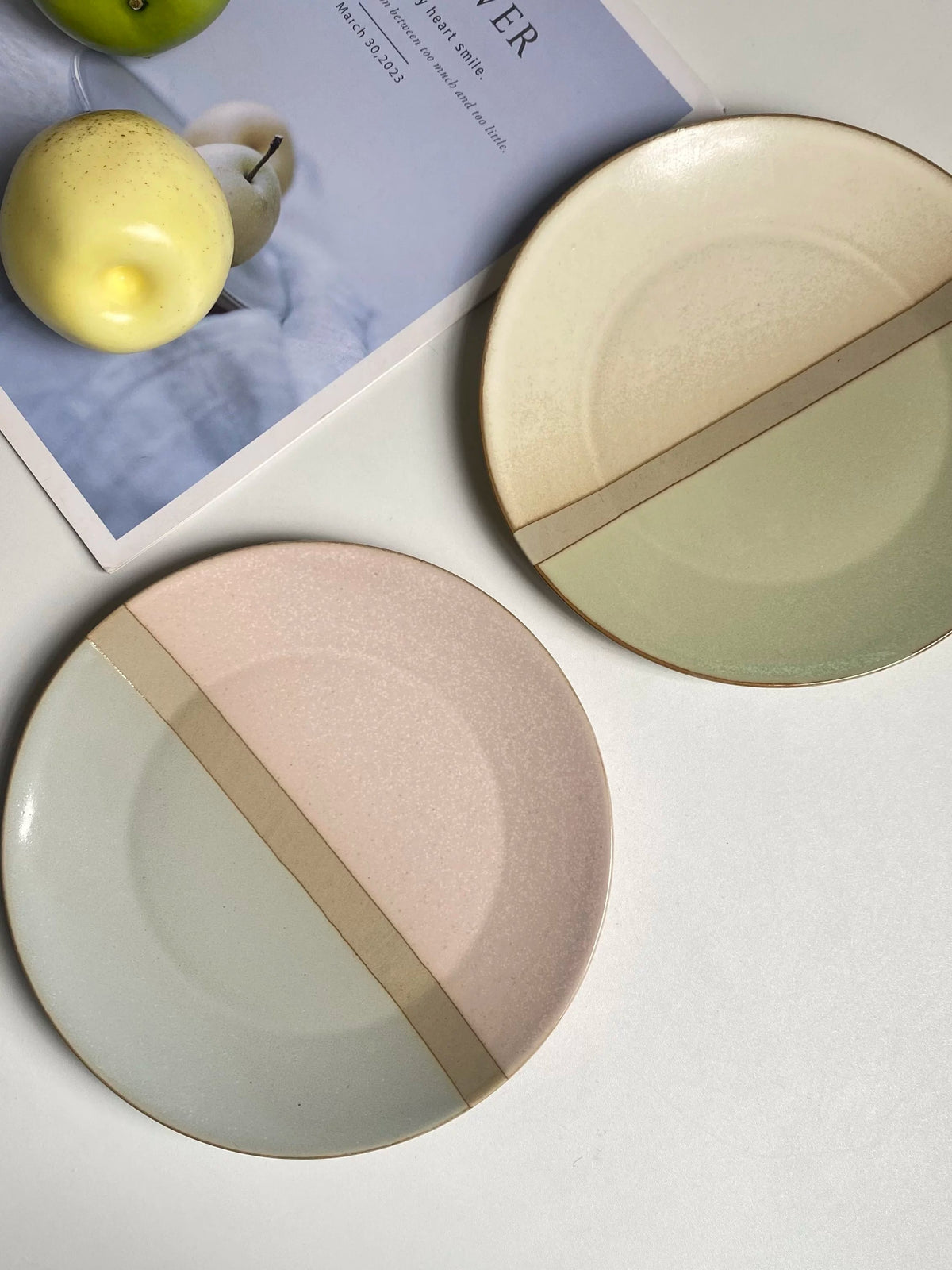 Vintage Two-Tone Blue and Pink Plate, Retro Ceramic Dinnerware - detail 2