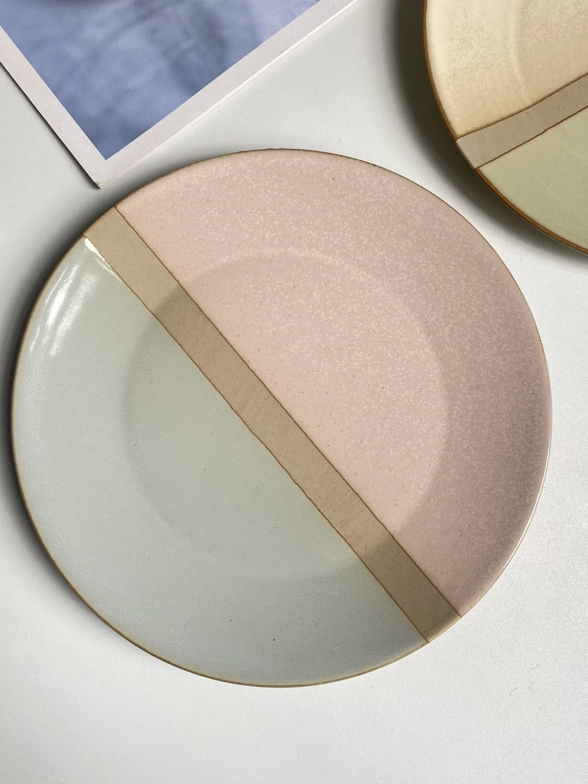 Vintage Two-Tone Blue and Pink Plate, Retro Ceramic Dinnerware - detail 3