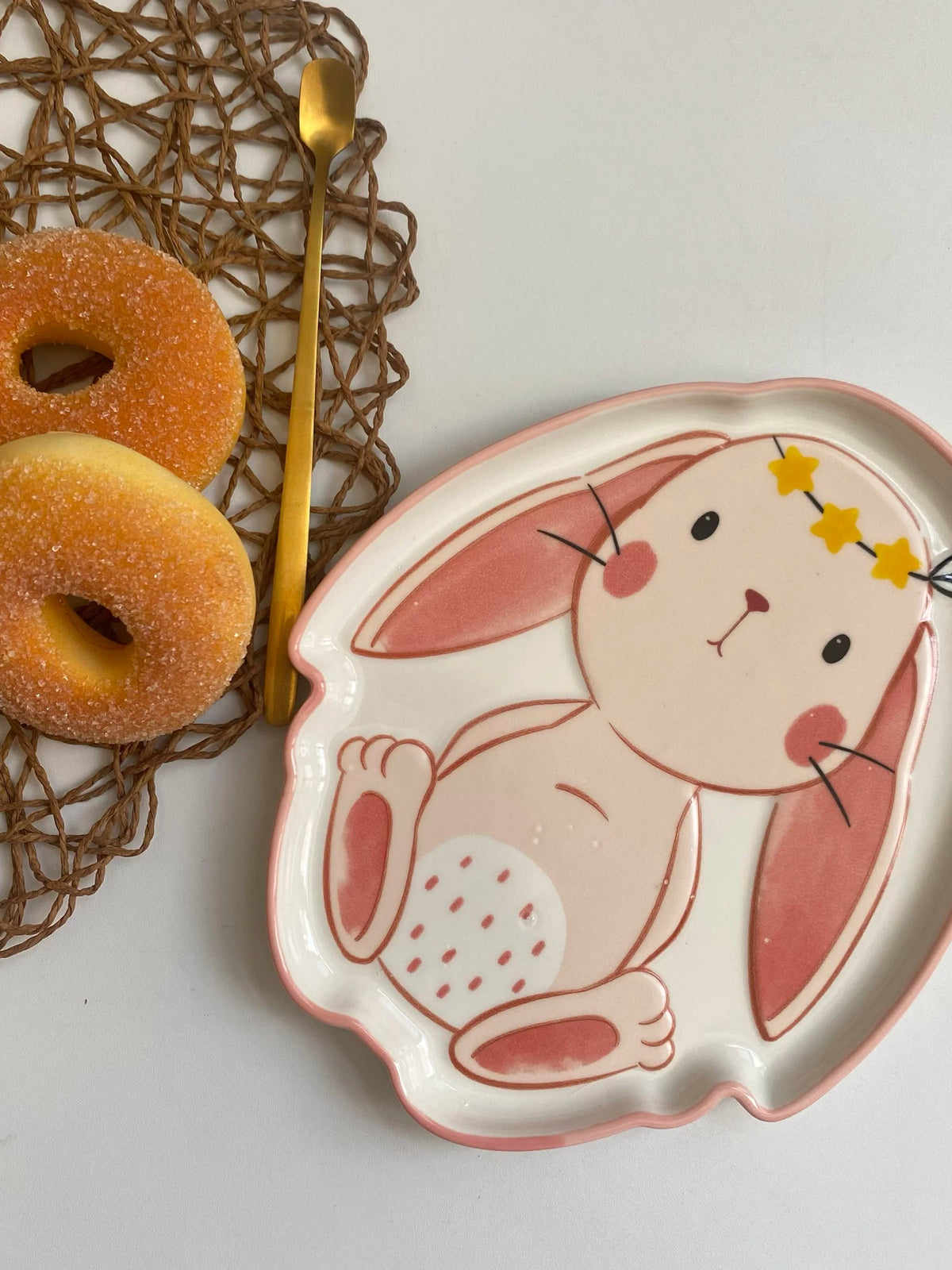 Ceramic Plate Pink Rabbit, 21 x 17.5 x 1.8 cm, Decorative Dinnerware - detail 2