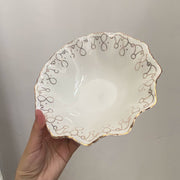 Ceramic Fruit Bowl 8 Inch, Wavy Edge, 20 x 6.5 in, Decorative Serving Dish - detail 1