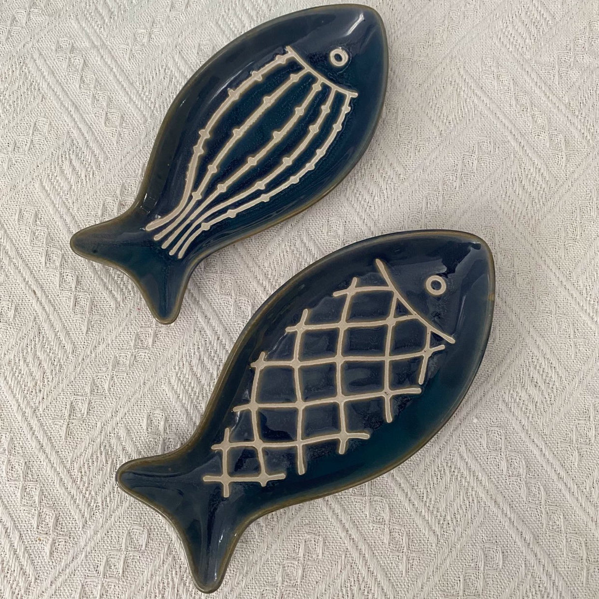 Ceramic Fish Platter, Striped Texture, 23 x 11 x 2.5 cm, Kiln-Transmutation Glaze - detail 2