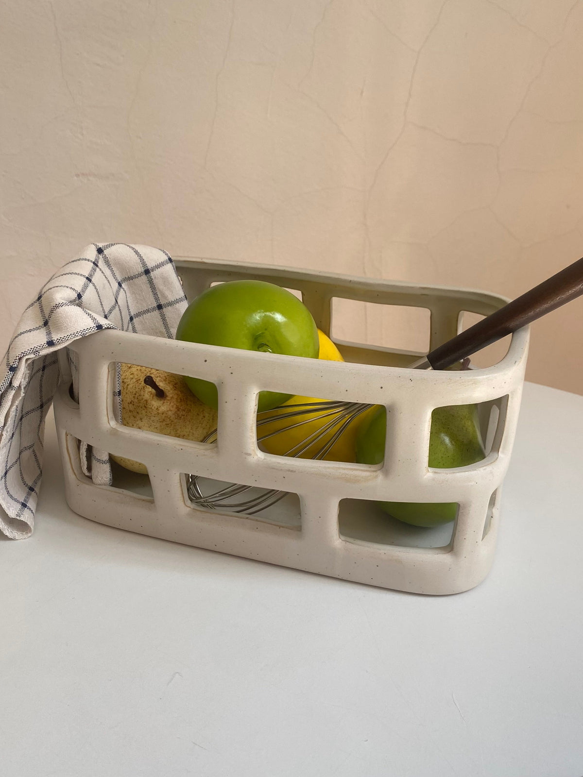 Ceramic Openwork Square Basket, 25.5 x 13.8 x 12.5 cm, Decorative Storage Storage Jar - detail 2