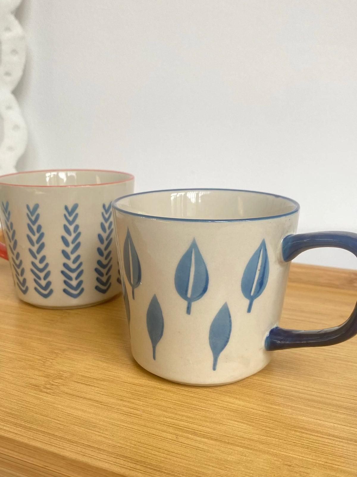 Red-Handle Twig 300 ml Ceramic Breakfast Cup, Hand-Painted Underglaze - detail 2