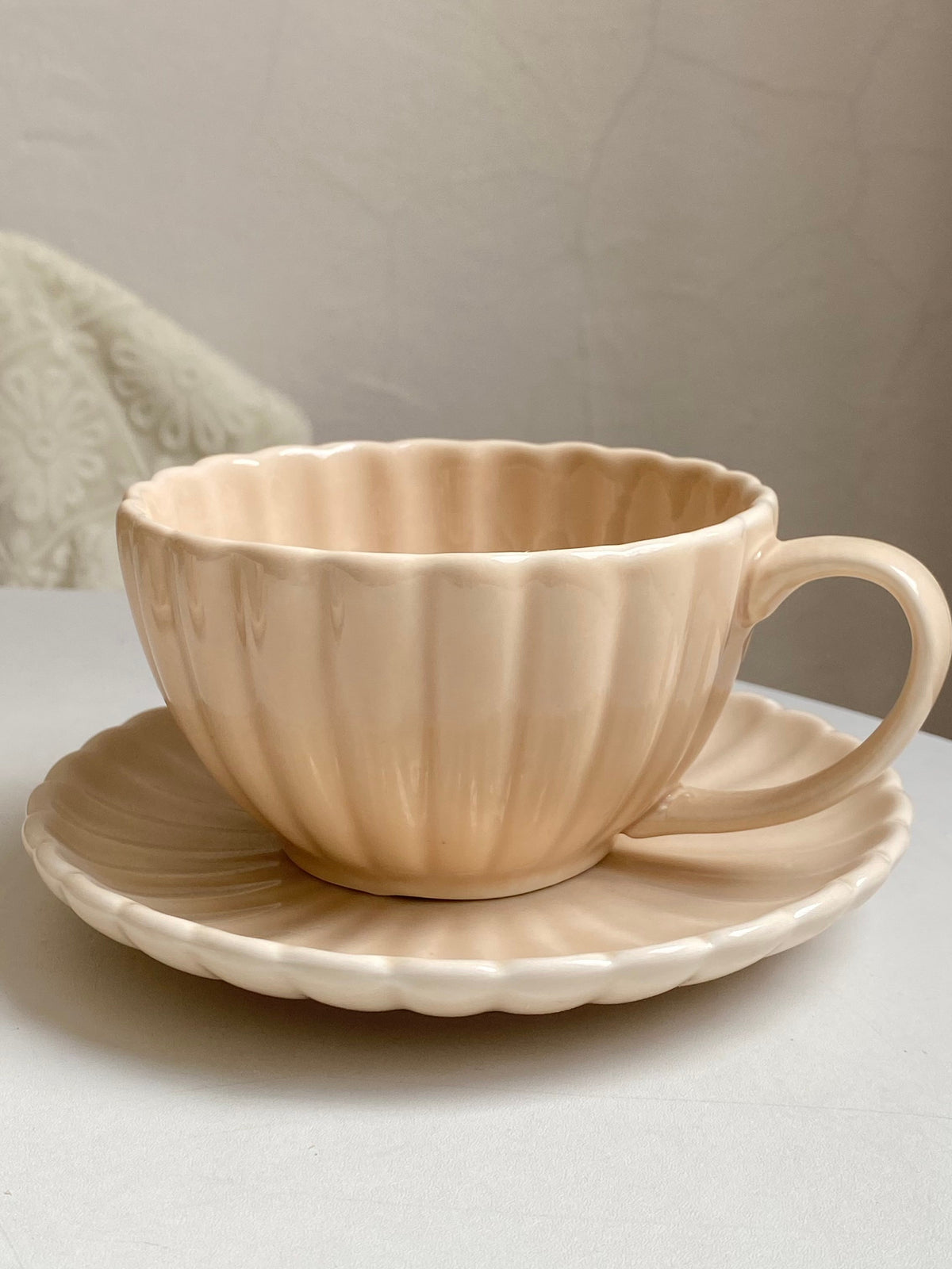 Cream Apricot Ruffled Flower Ceramic Tableware Collection - detail 2