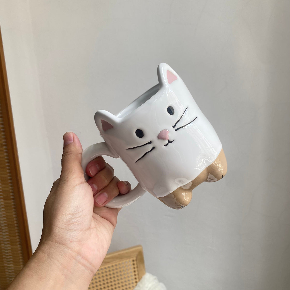 Black Cat Cup 450 ml, Rustic Foot Design, Ceramic Mug - detail 1