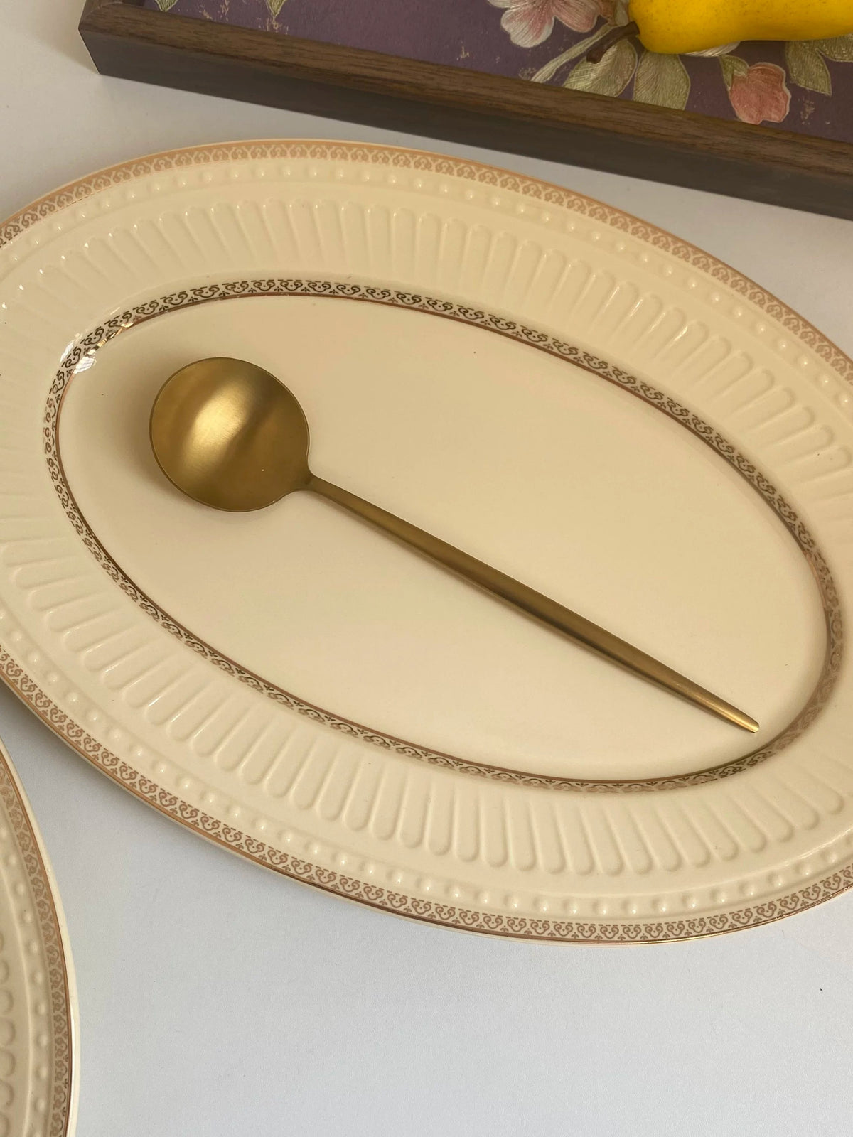 Gold Rim Cream Oval Platter, 14 Inch Ceramic Serving Dish - detail 2