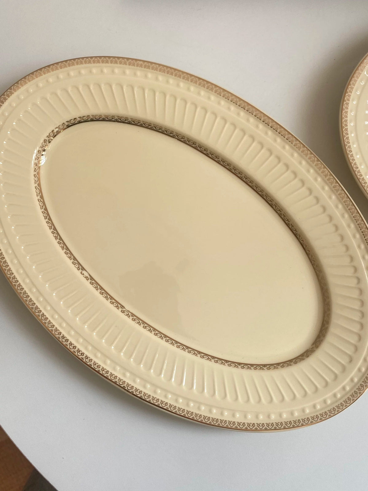 Gold Rim Cream Oval Platter, 14 Inch Ceramic Serving Dish - detail 3