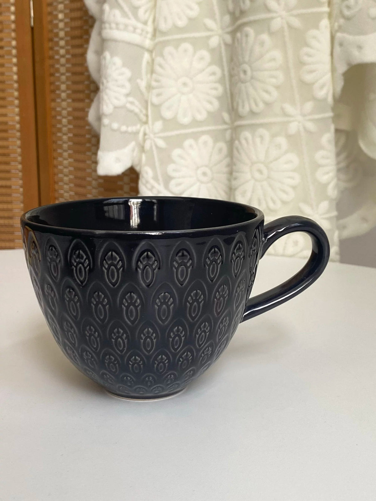 Peacock Feather Black 480 ml Cup - detail 3