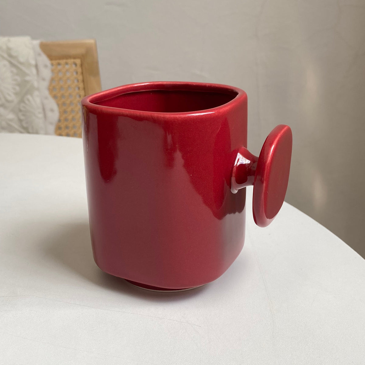 Red 380 ml Cup with Block Handle, Durable Drinkware - detail 1