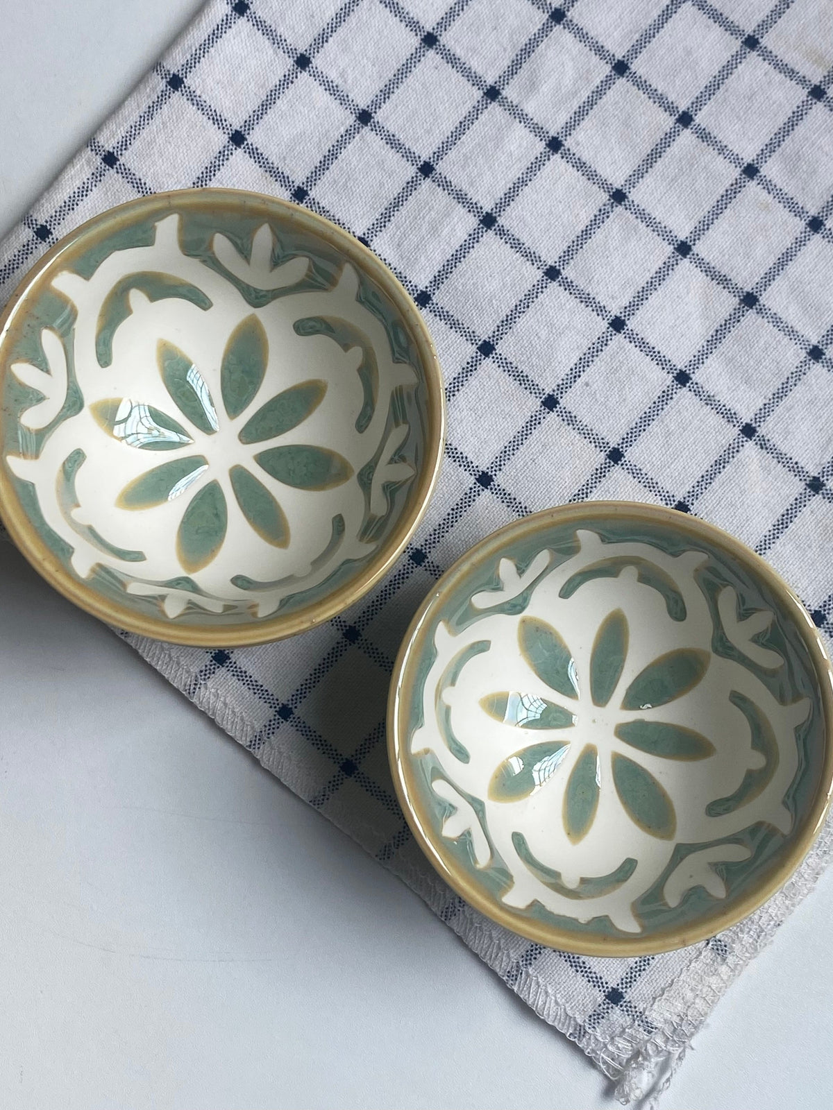 Six-Petal Green Ceramic Bowl, Hand-Painted Underglaze - detail 3
