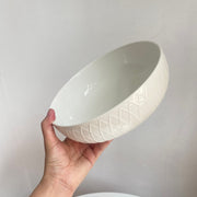 Large White Soup Bowl 8.75 Inch, Ceramic Relief Design, 22.3 x 7.6 cm - detail 3