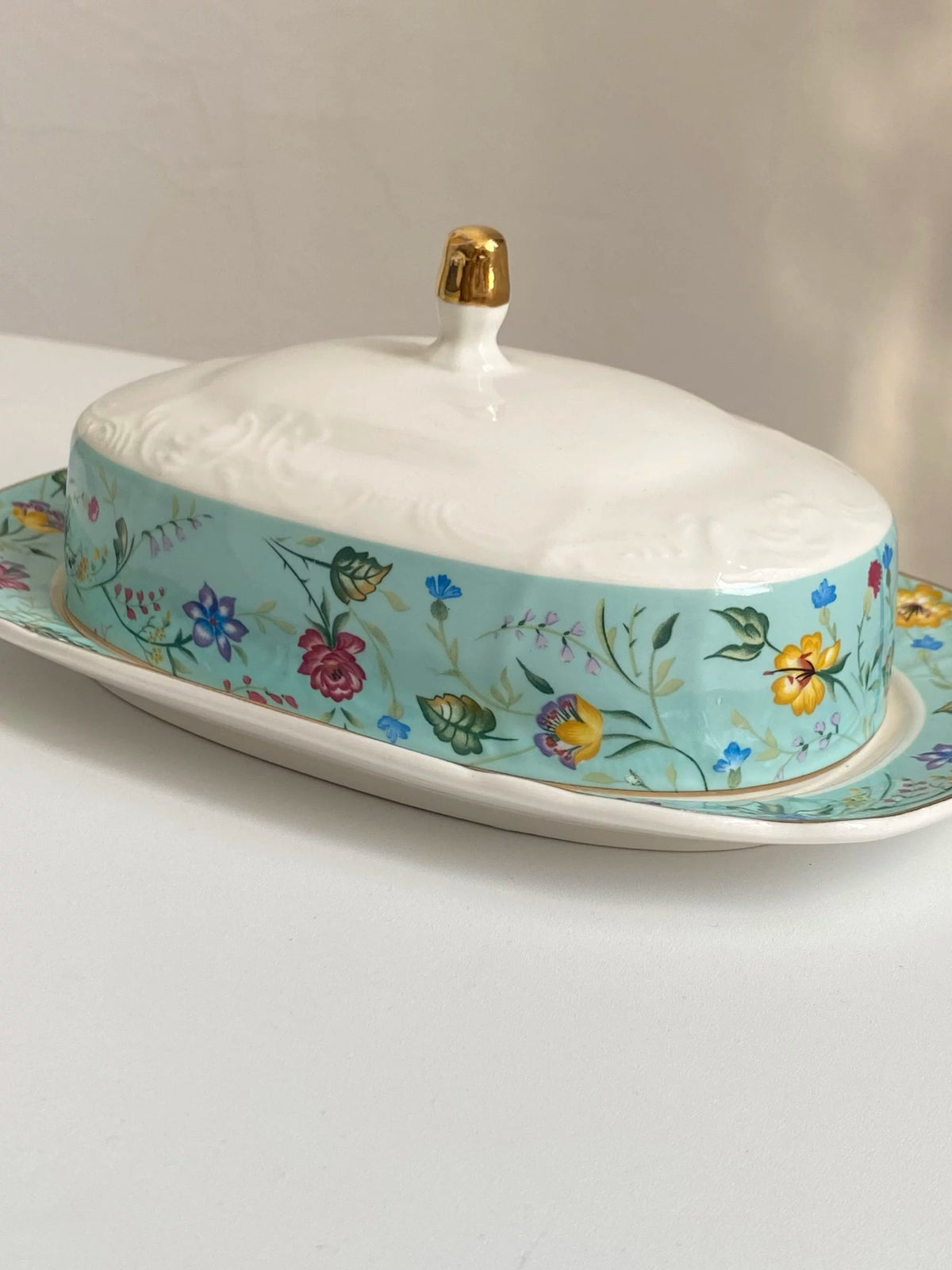 Ceramic Butter Dish, Blue Floral Design with Gold Detailing - detail 2