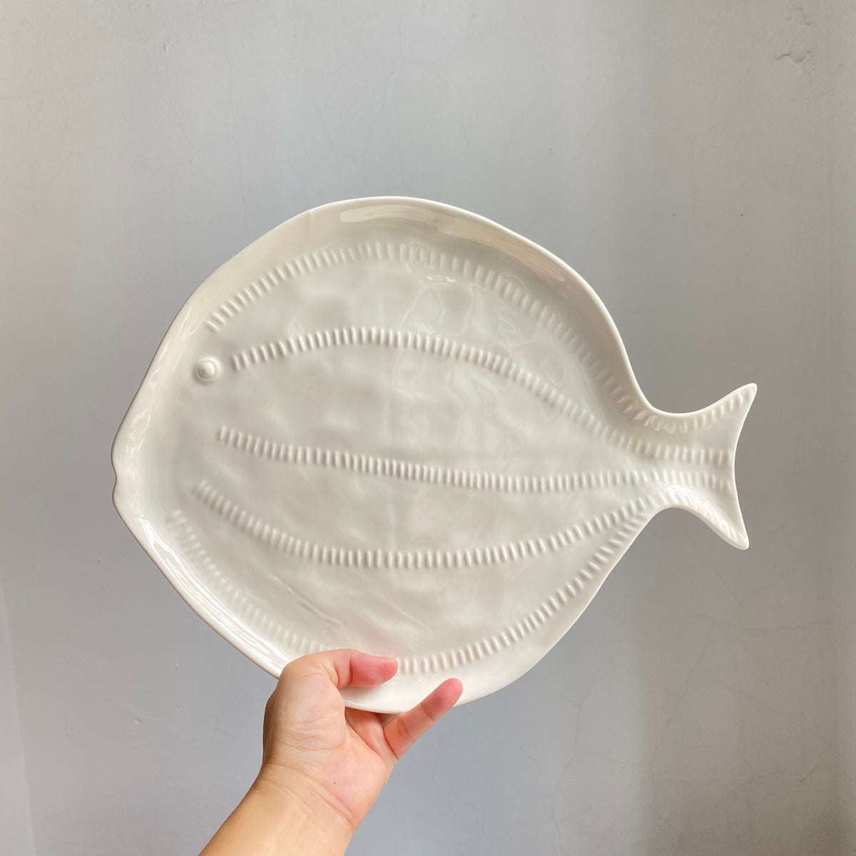 Large White Ceramic Fish Platter, 35 x 28 x 2 cm, Serving Dish - detail 1