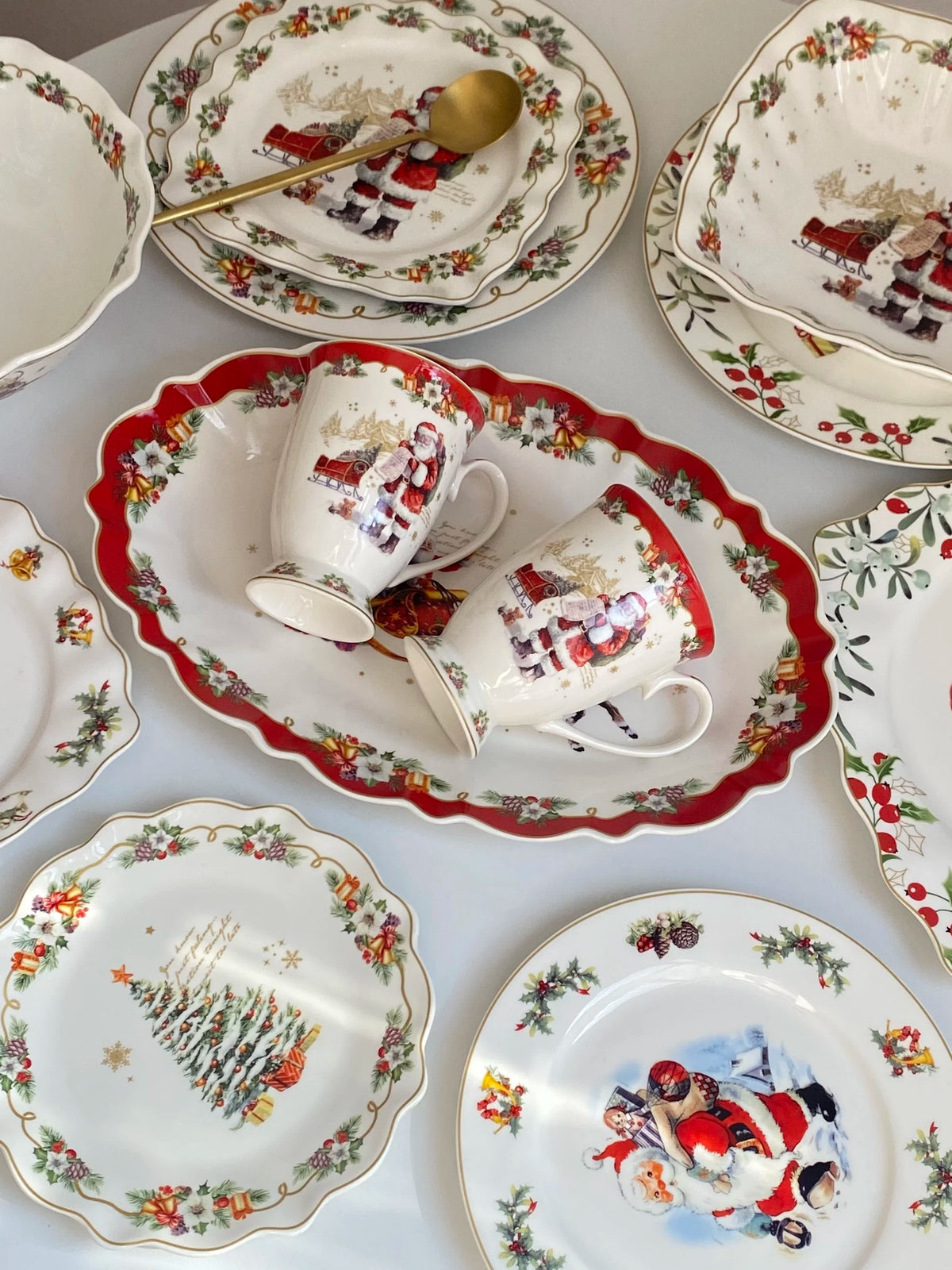 8 Inch Round Ceramic Plate, Cute Santa Design, 20 x 1.5 cm, Christmas Dinnerware - detail 2