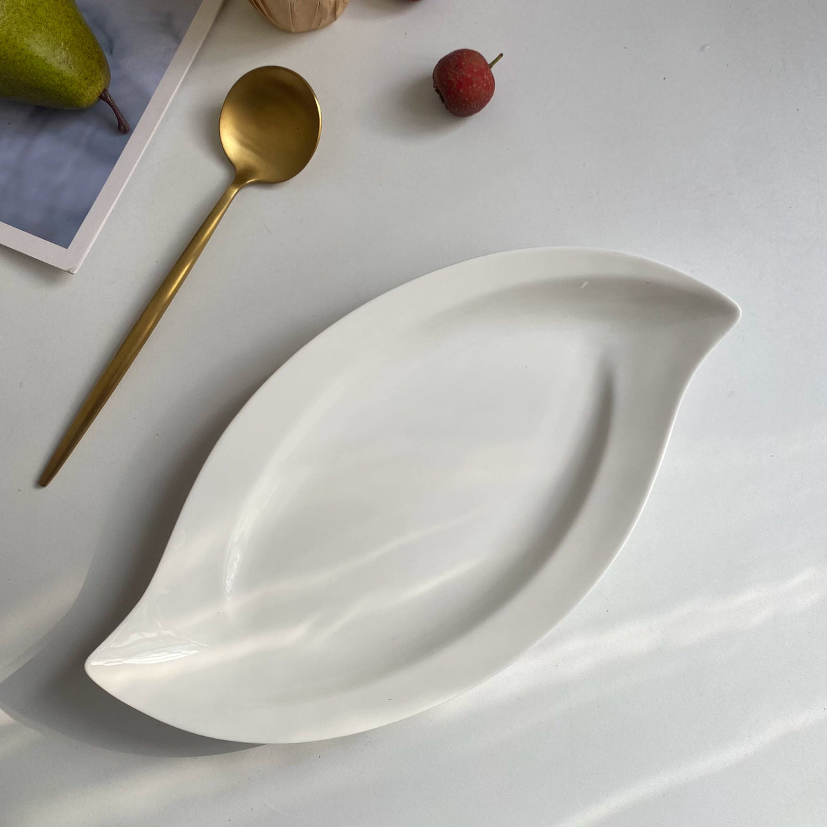 Fish Platter, Double-Horn White, 31 x 15 x 3.2 cm, Serving Dish - detail 1