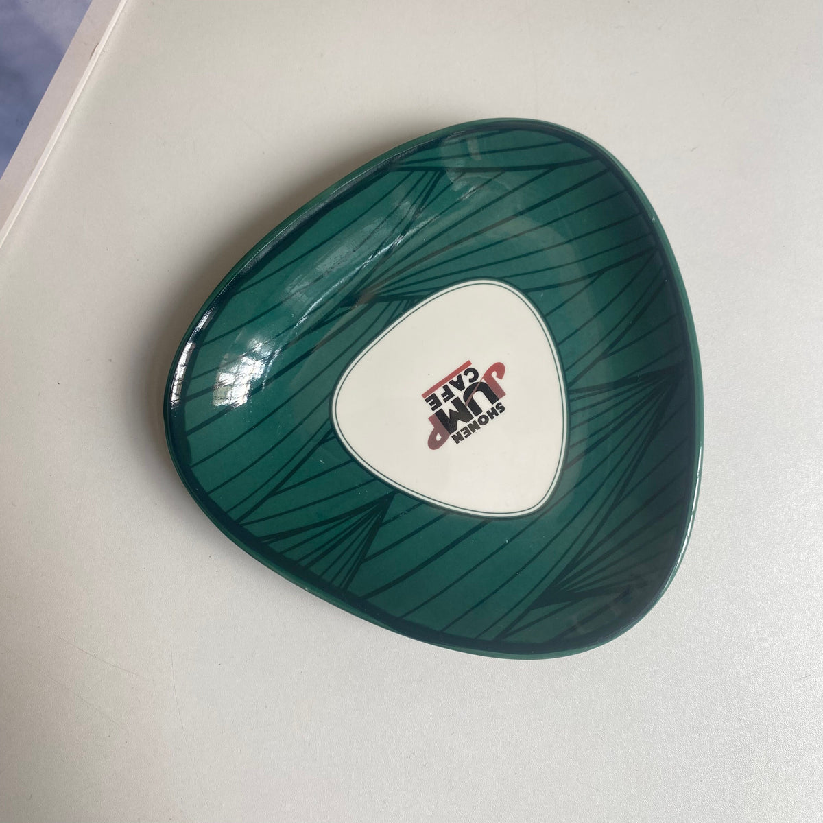 Triangle Green Small Dish, 15.3 x 2.8 cm, Ceramic Serving Plate - detail 1