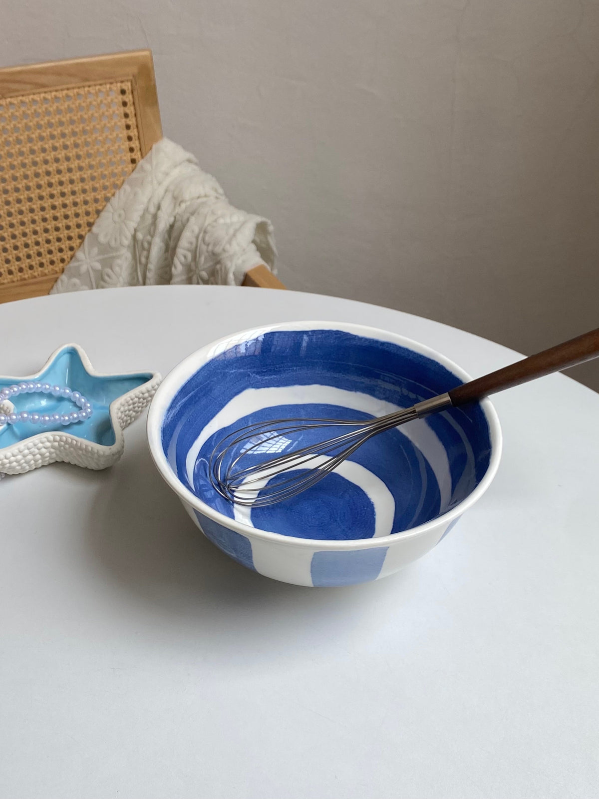 Ocean Blue Large 8 in Soup Bowl, Ceramic Serving Bowl - detail 2